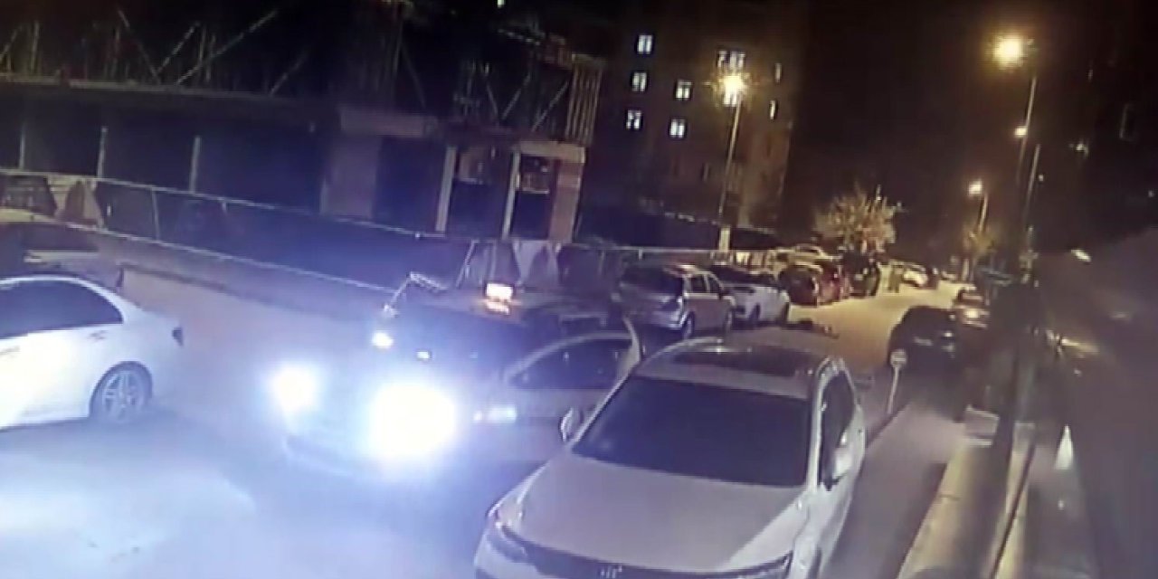 Arkadaşlarıyla Tartıştı, Taksiden Atladı