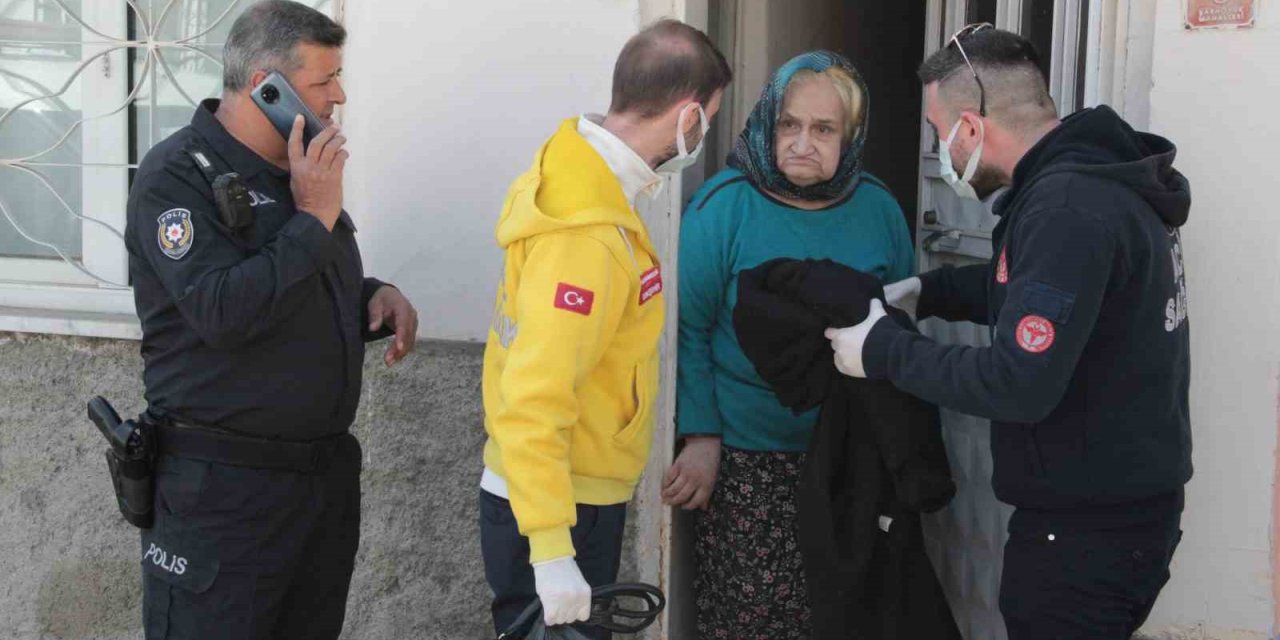 Eskişehir’de Çöp Evde Yaşayan Kadın: “ben Sağlık İstemiyorum, Ölmek İstiyorum”