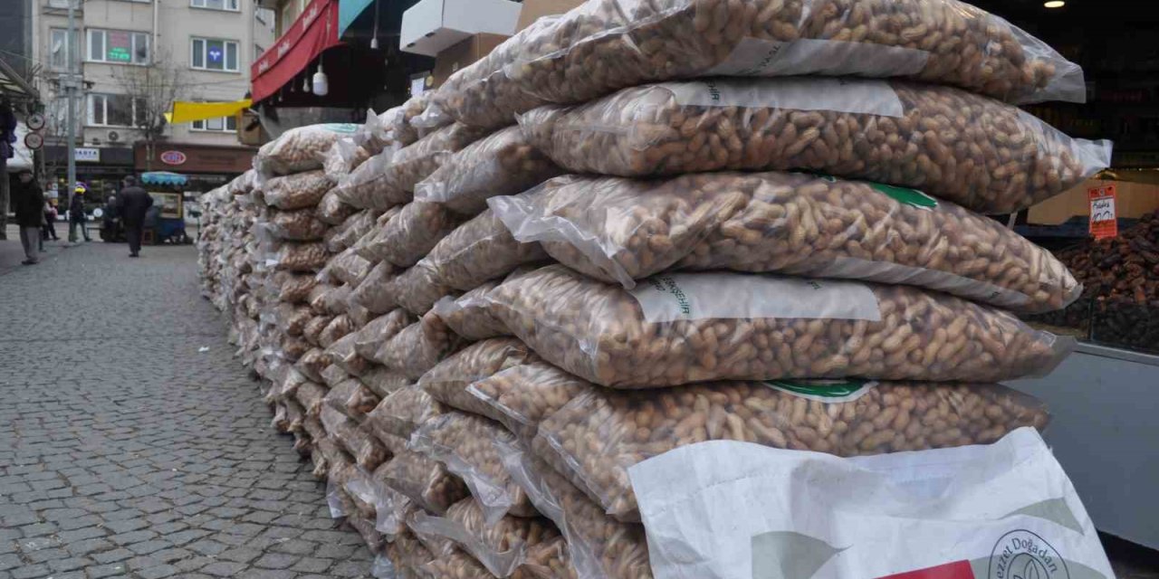 Kuruyemişçilerin Bayram Hazırlığı Şimdiden Başladı