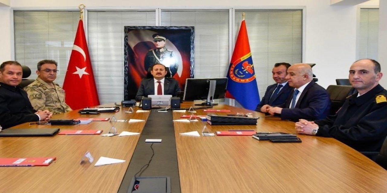 Vali Pehlivan Başkanlığında Güvenlik Toplantısı Gerçekleştirildi