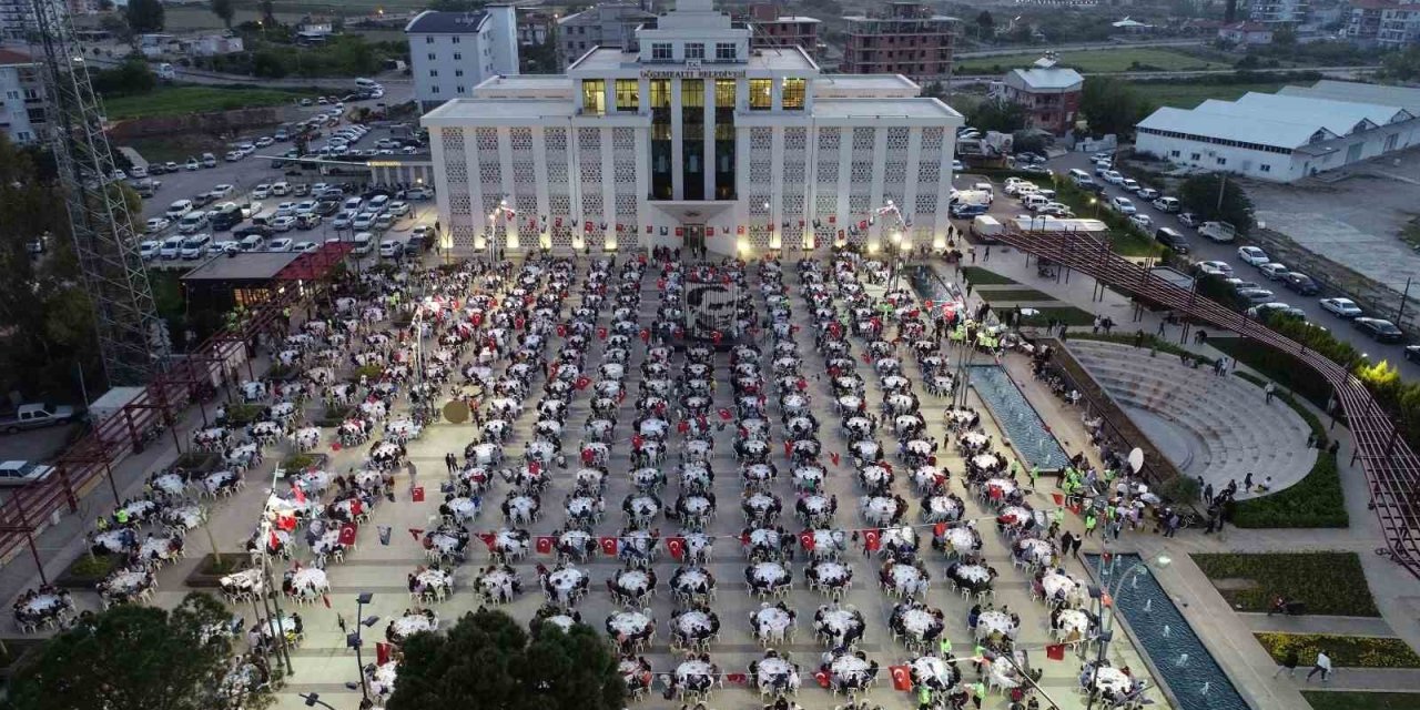 Döşemealtı’nda 9 Mahalle’de Binlerce Kişi İftar Sofrasında Ağırlanacak