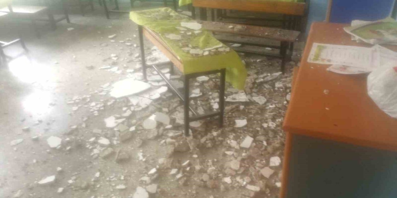 Okulda Tavan Sıvası Düştü, 2 Öğrenci Yaralandı