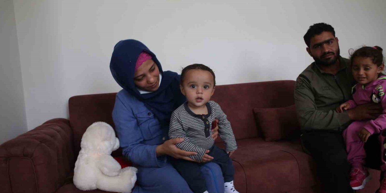 Depremzede Aile 50 Gün Sonra Bebeklerine Kavuştu