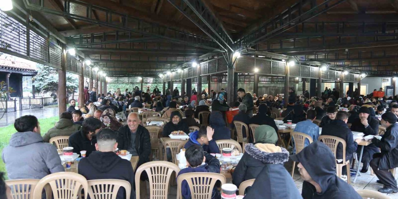 Vatandaşlardan Büyükkılıç’a ‘iftar Sofrası’ Teşekkürü