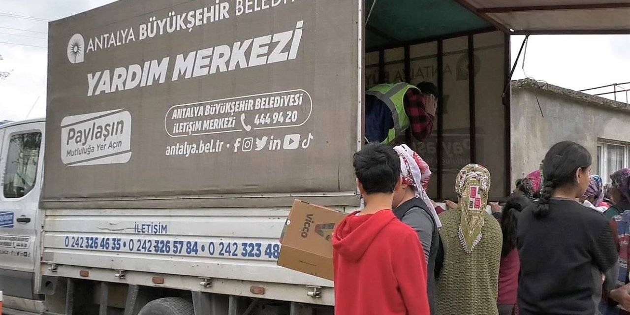 Büyükşehir, Gaziantep’te İftar Çadırları Kurdu