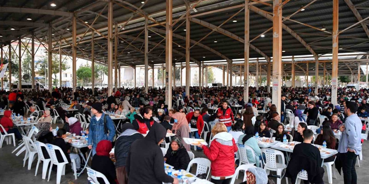 Dayanışma Ve Hüzün Aynı Sofrada