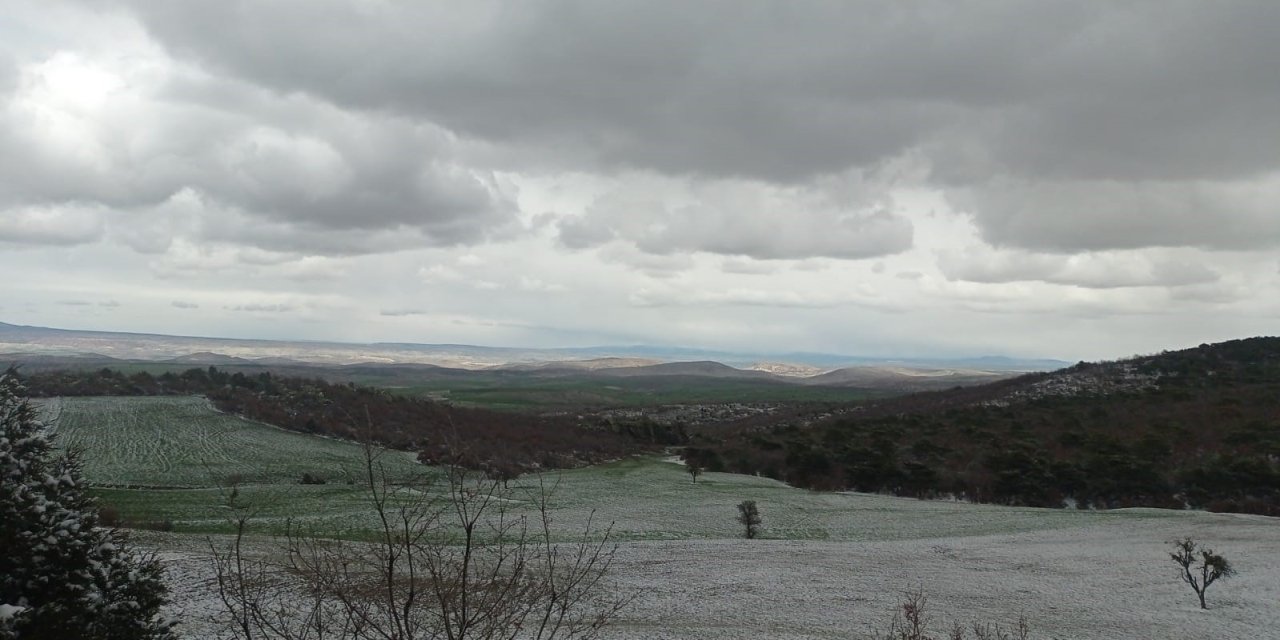 Kar Yağışı Doğada Güzel Görüntüler Oluşturdu