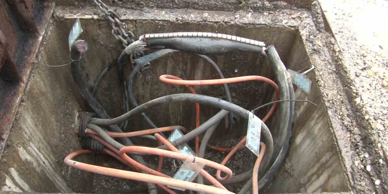 Kablo Hırsızlarının Hedefi Olan Mahallede Eczacılar Mağduriyet Yaşıyor