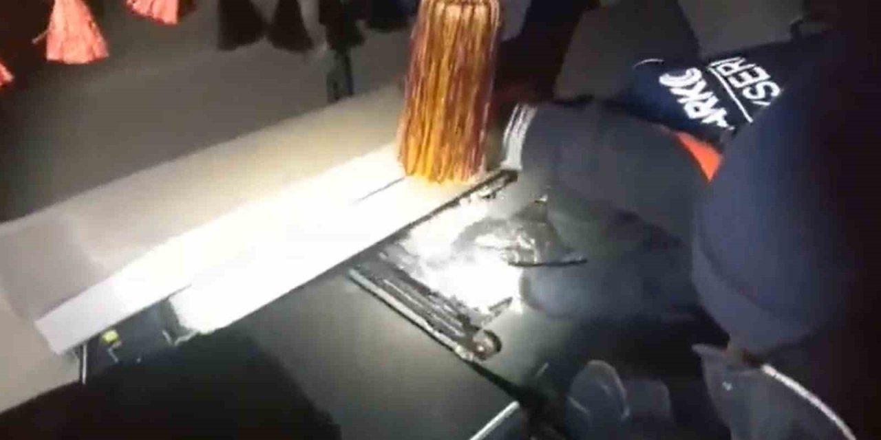 Tırdan Sentetik Hap Fışkırdı: 11 Bin 46 Adet Ele Geçirildi