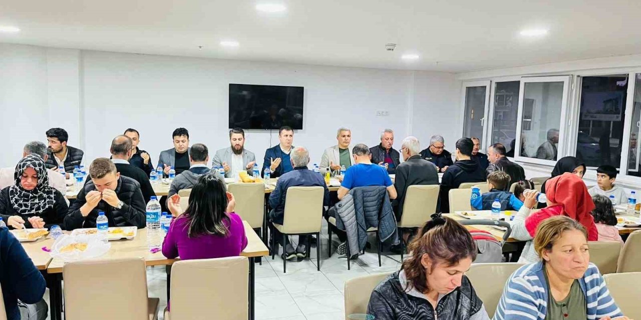Gazipaşa Kaymakamı İftarını Depremzedelerle Yaptı