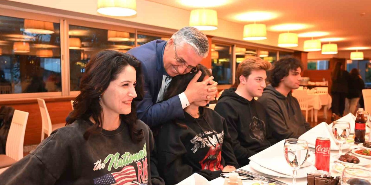 Kemer Belediyesinden 300 Öğrenciye İftar