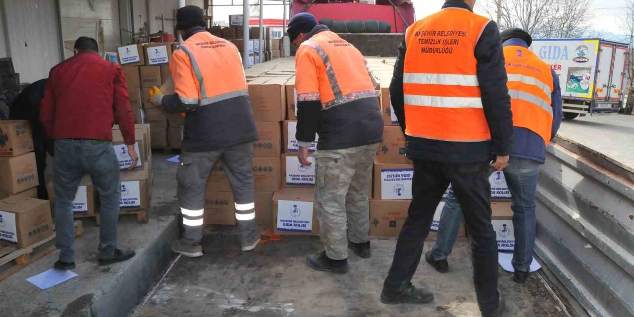 Akşehir Belediyesinden Deprem Bölgesine Yardım Kolisi