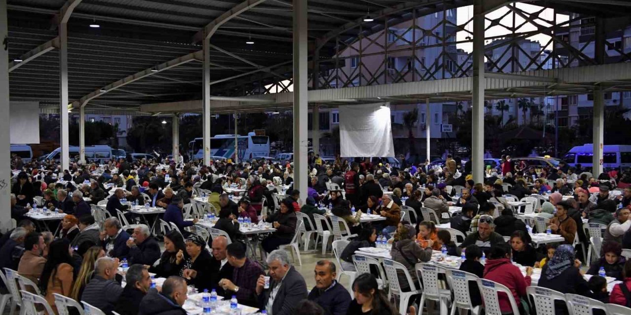 Dayanışma Sofrası Öğretmenevleri Mahallesinde Kuruldu