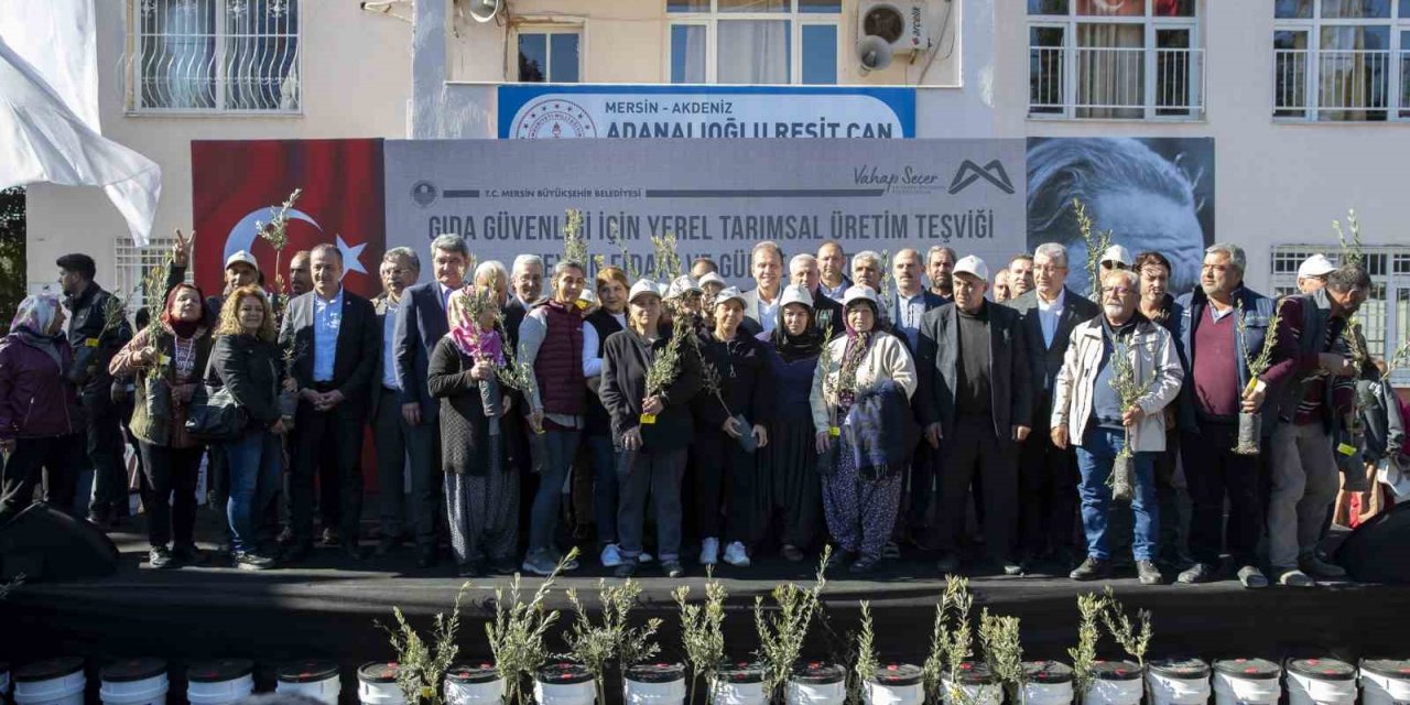 Mersin’de Çiftçiye Zeytin Fidanı Ve Organik Sıvı Gübre Desteği