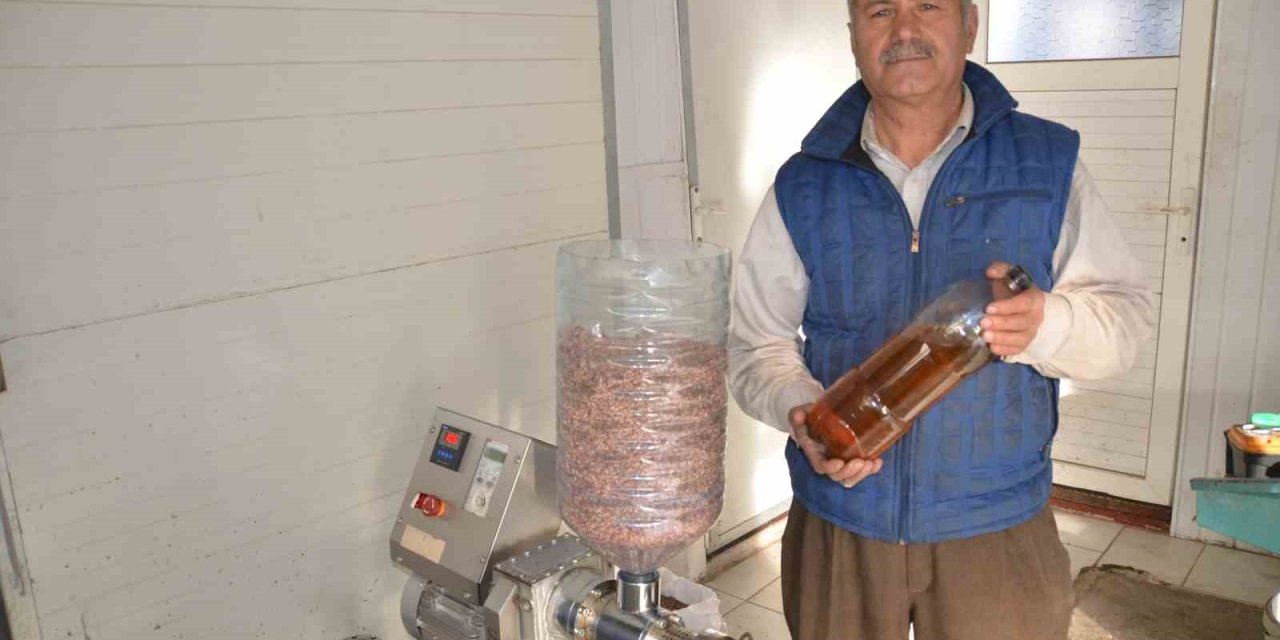 8 Kiloluk Nar Çekirdeğinden 1 Kilo Yağ Çıkartıyor, Siparişlere Yetişemiyor