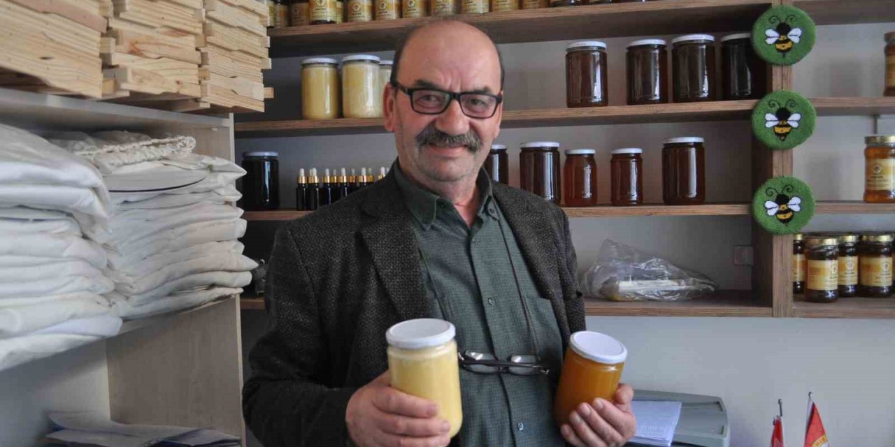 Kristalize Olmuş Bal Kendini Korumaya Almış Baldır