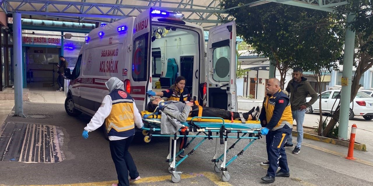 Tramvayın Altında Kalan Genç Kızın Yardımına Ekipler Koştu