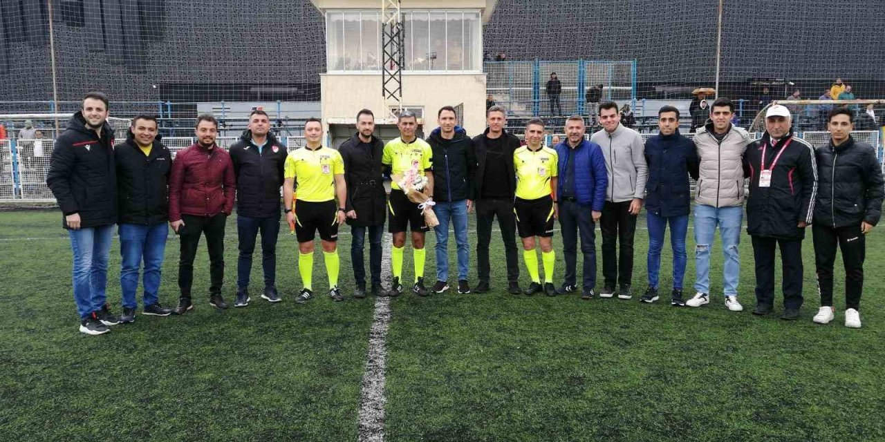 Hakem Suat Alptekin Jübile Yaptı