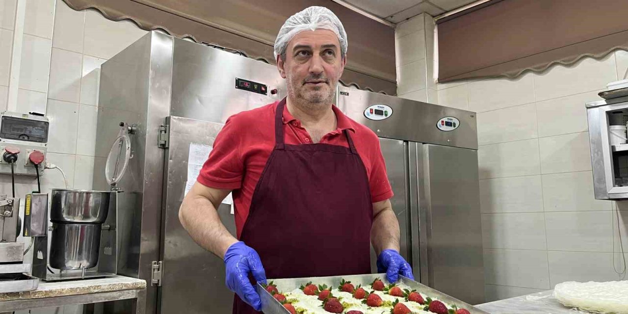 Ramazan’ın Vazgeçilmezi ‘güllaç’ın Püf Noktaları: “şeker Oranı İyi Ayarlanmalı”