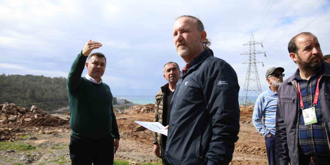 Alanya Belediyesi’nden 2 Mahalleye Spor Tesisi Sözü