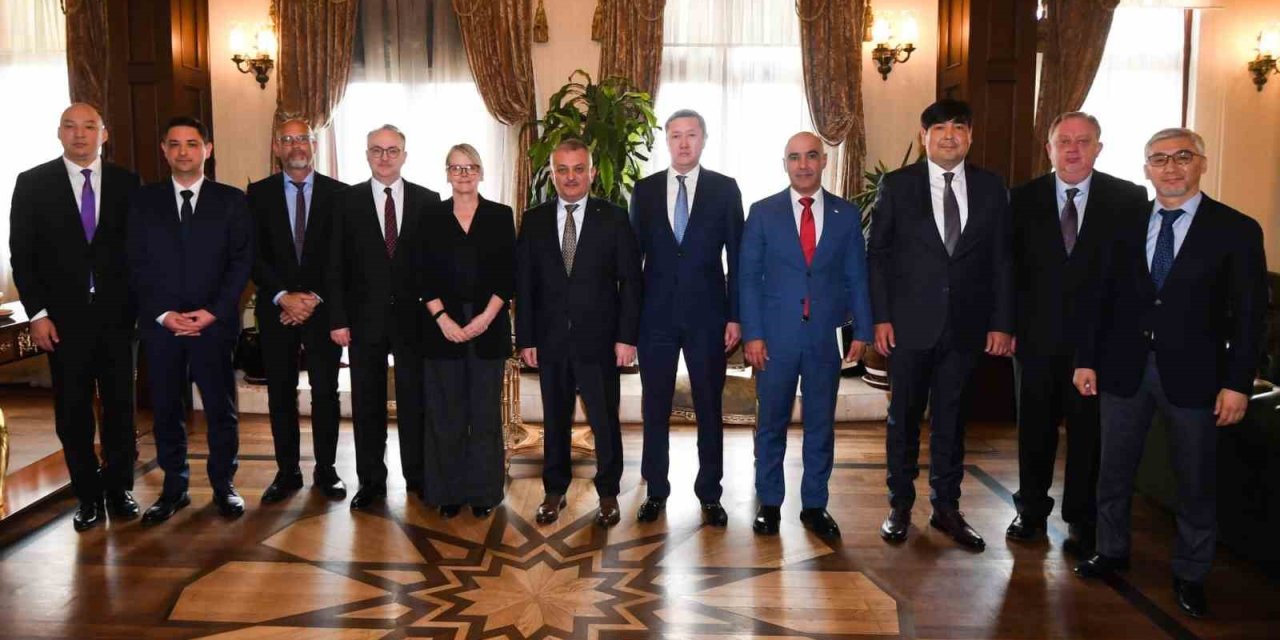 Antalya Valisi Ersin Yazıcı: “antalya Halkı Yabancılarla Yaşamaya Alışık”