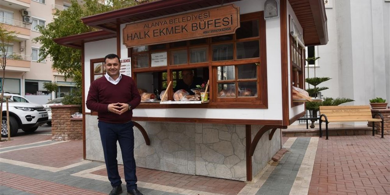 Alanya Belediyesi Halk Ekmek Büfelerinde Satılan Pidelere Yoğun İlgi
