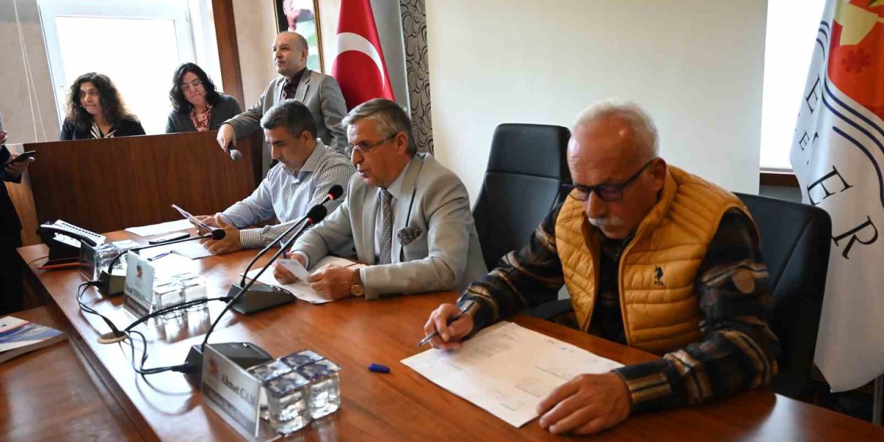 Meclisten  Başkana Eyt Emeklisi Personeller İçin 30 Milyon Lira Borçlanma Yetkisi