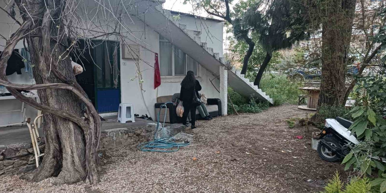 Polis, Çalıntı Motosikleti Şüpheliyle Birlikte Jandarmaya Teslim Etti