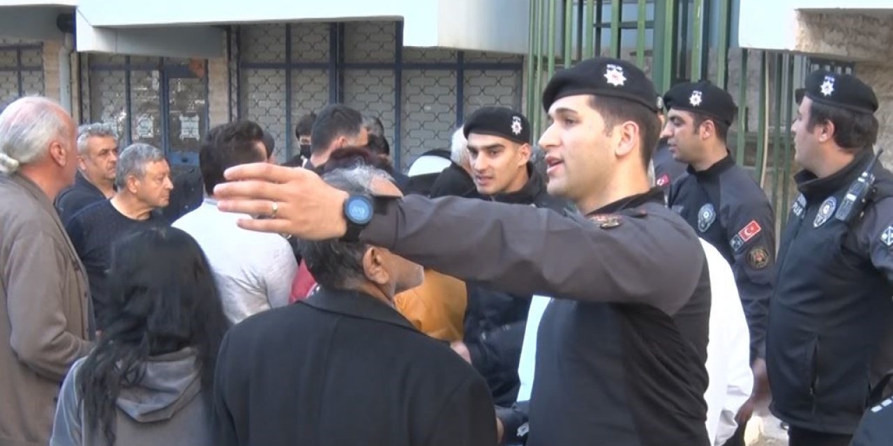 Antalya’da 590 Dairelik Sitede Karot Gerginliğine Çevik Kuvvet Müdahalesi