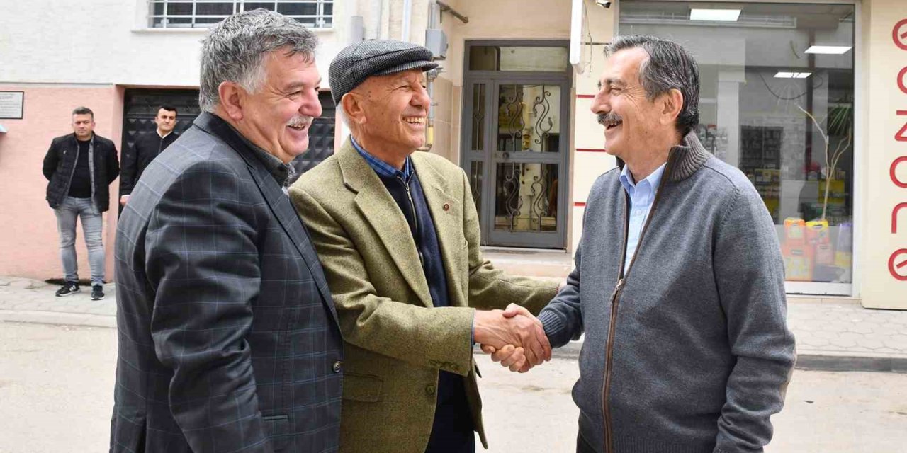 Başkan Ataç Esnafı Ziyaret Etti