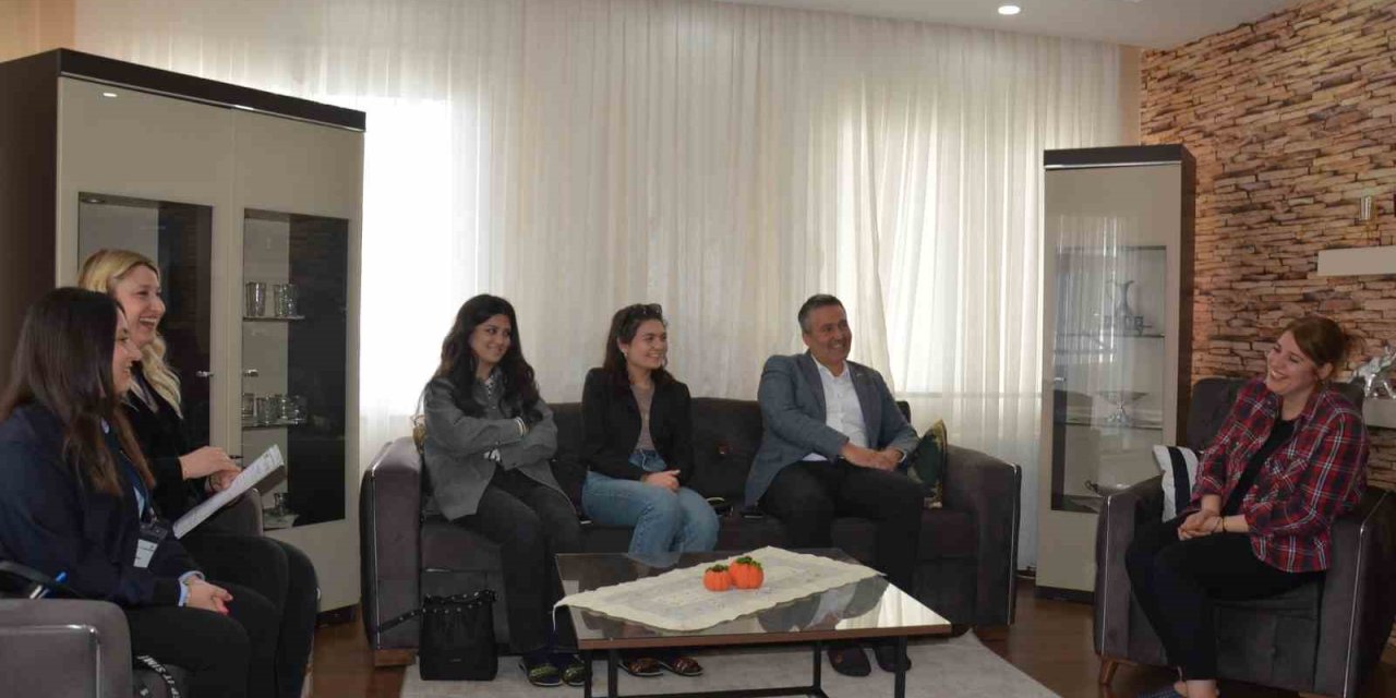 Mersin’de Kurs Merkezlerindeki 2 Bin 200 Öğrencinin Velisi Ziyaret Edildi