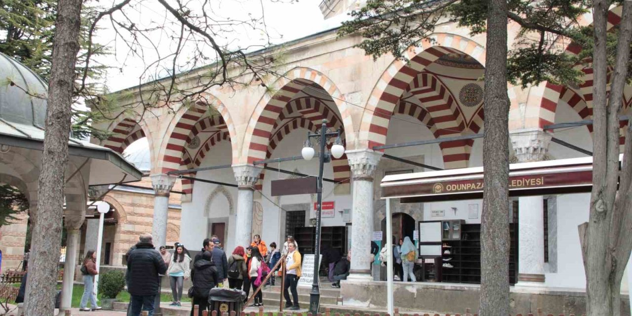 Ramazan Ayında Kurşunlu Külliyesi’nin Ziyaretçi Yoğunluğu Arttı