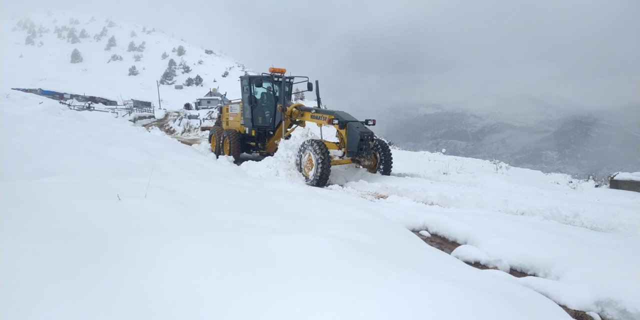 Antalya’da Nisan Ayında Karla Mücadele Çalışması