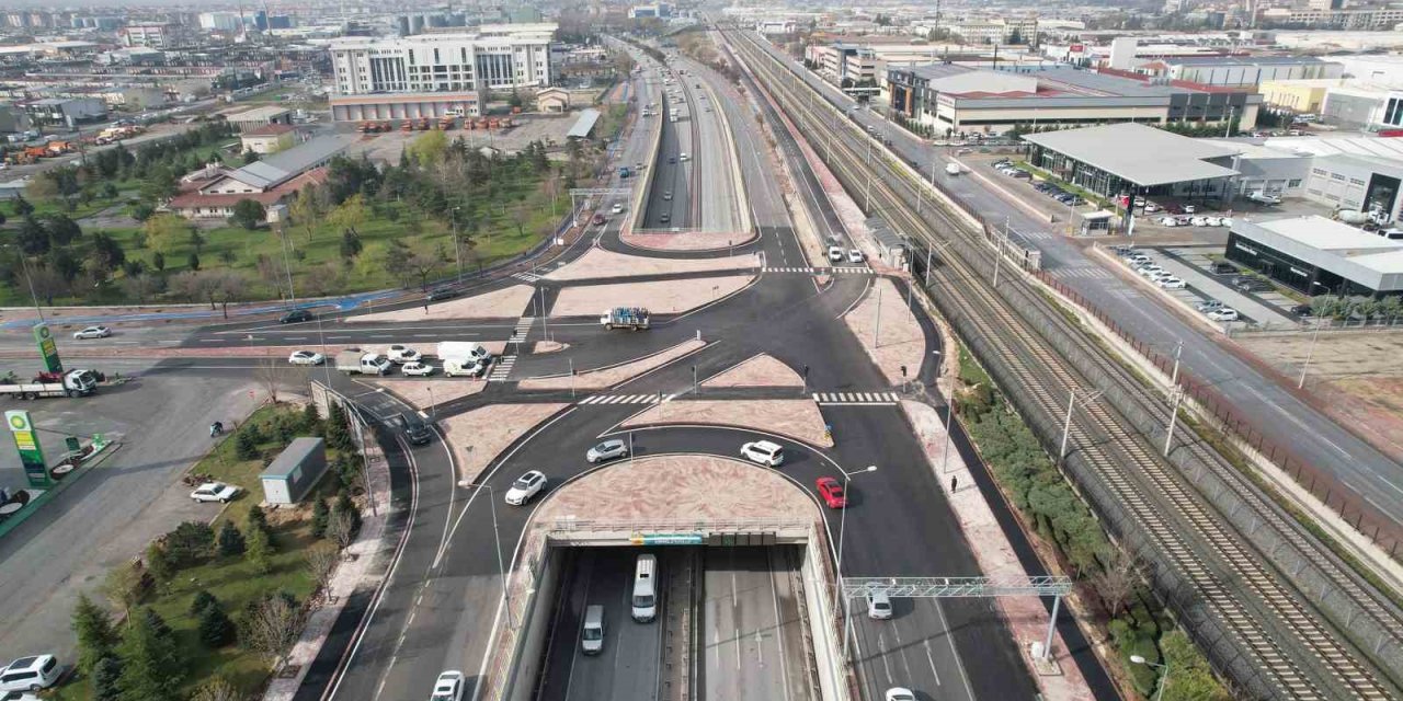 Demir Yolu Caddesi’nde Trafiği Rahatlatacak Düzenleme Tamamlandı