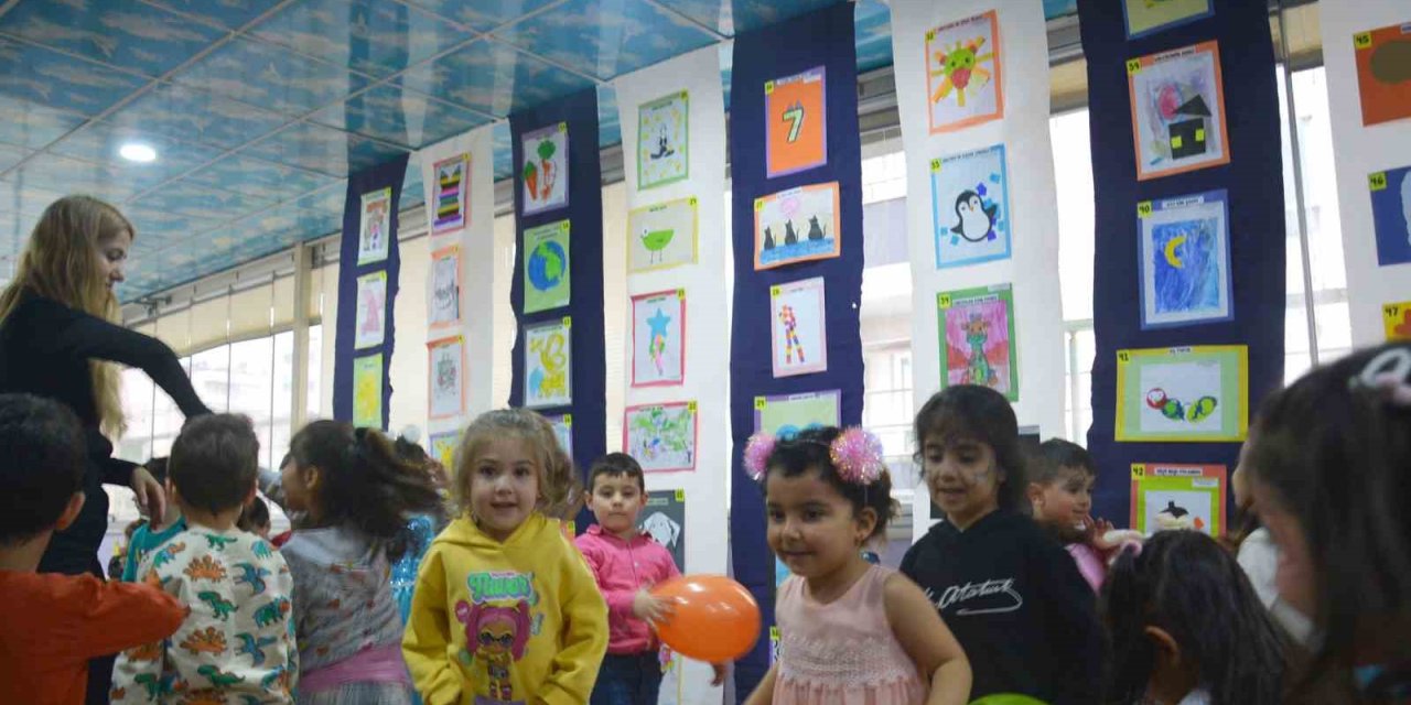 100 Kitap İçin 100 Resim Yaptılar