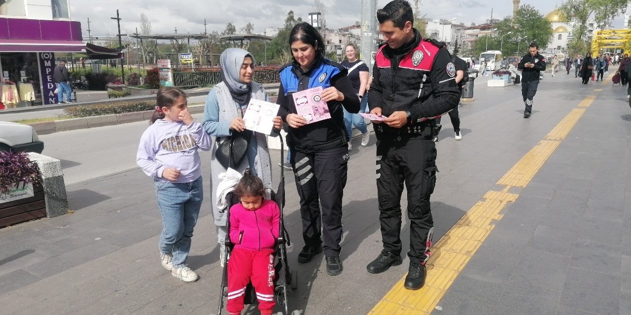 Manavgat’ta Polisten Kades Bilgilendirmesi