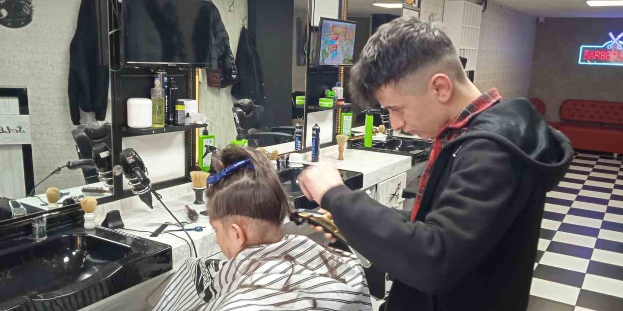 Berberlerden Vatandaşlara ‘saç Tıraşını Son Güne Bırakmayın’ Uyarısı