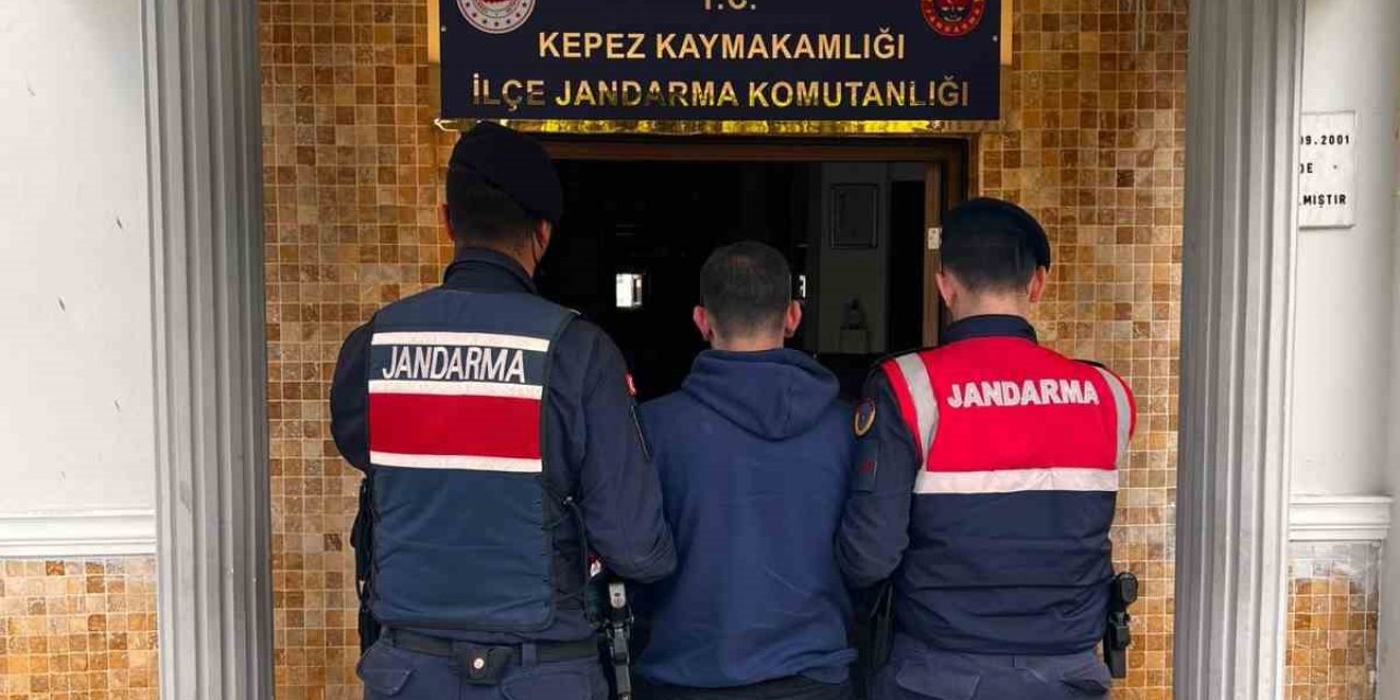 Antalya’da 14 Suç Kaydı Ve 14 Yıl 9 Ay Hapis Cezası Bulunan Şahıs Yakalandı