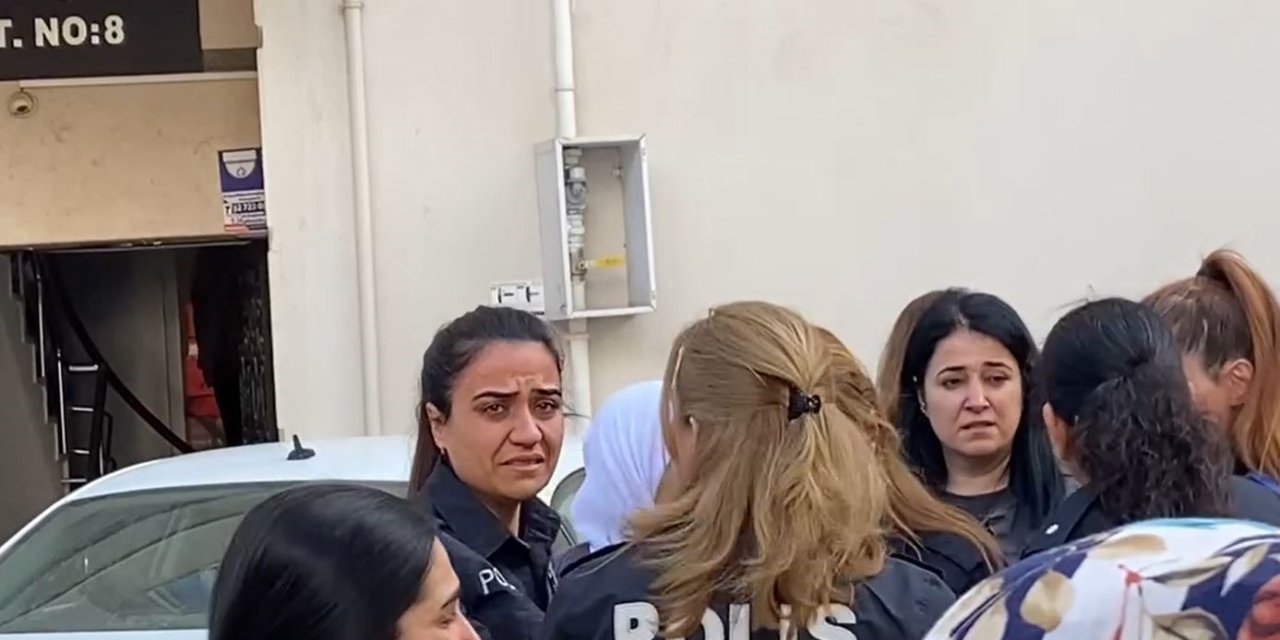 Dairede Çıkan Yangın Genç Kadın Polis Memurunu Ağlattı