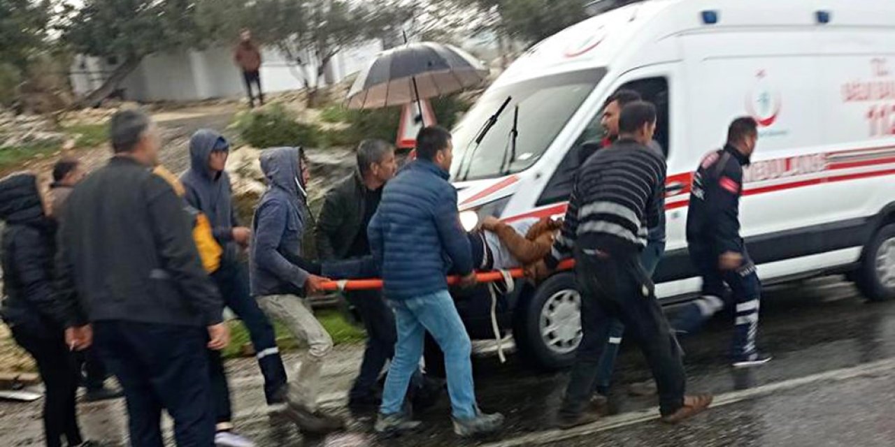 Beton Mikseri Devrildi, Sürücü Yaralandı