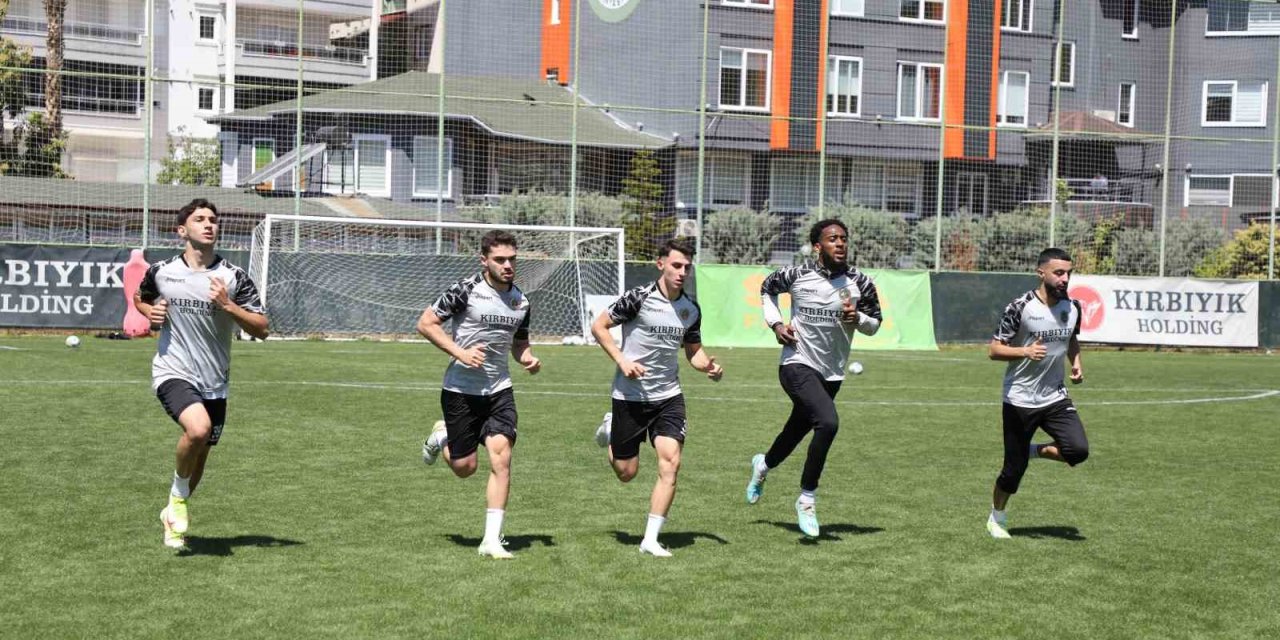 Alanyaspor, Akdeniz Derbisi İçin Hazırlıklarını Tamamladı