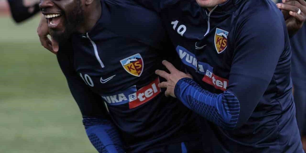 Kayserispor Lidere Bileniyor