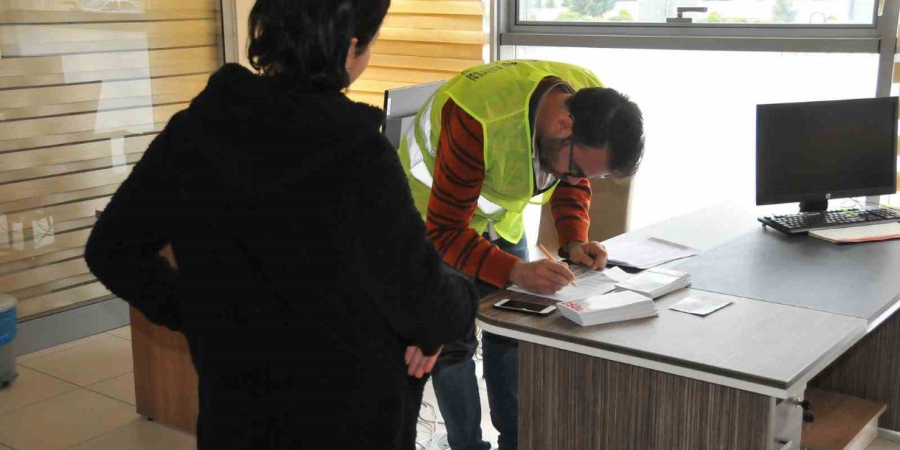 Konya Akşehir Belediyesinden Depremzedelere Yardım Çeki