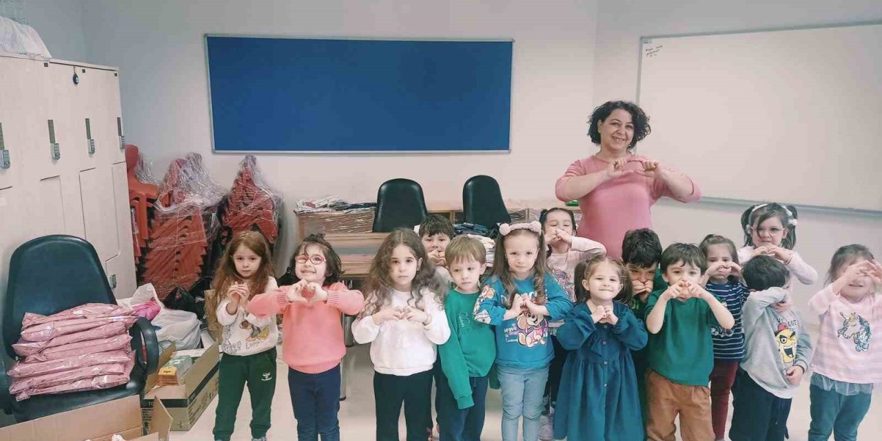 “kardeşimle 23 Nisan" Projesi İle Depremzede Çocuklara Destek Oldular