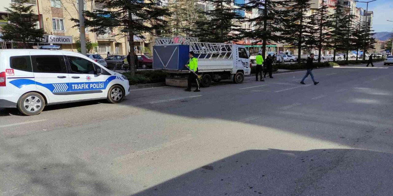 Konya’da Kamyonet Yayalara Çarptı: 2 Yaralı