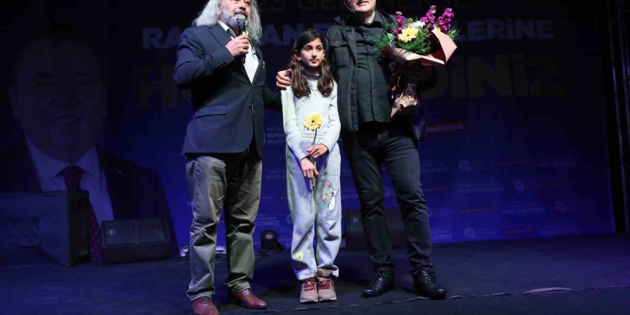 Sunay Akın “mahya Işıkları” Sohbetiyle Antalyalılarla Buluştu