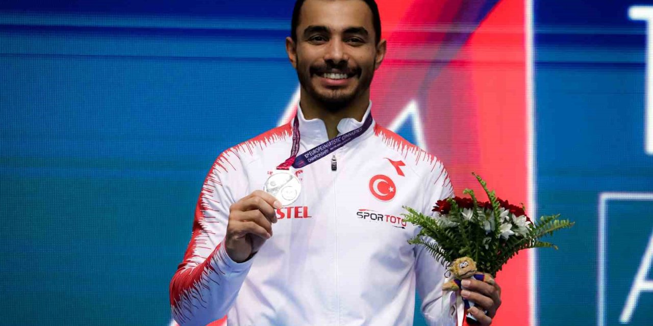 Milli Cimnastikçi Ferhat Arıcan Gümüş Madalya Kazandı