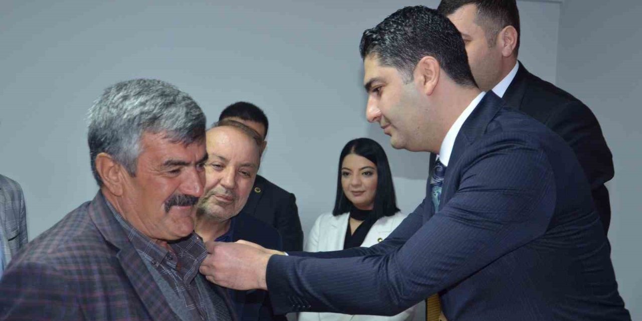 İyi Parti’den 200 Kişi Mhp’ye Katıldı