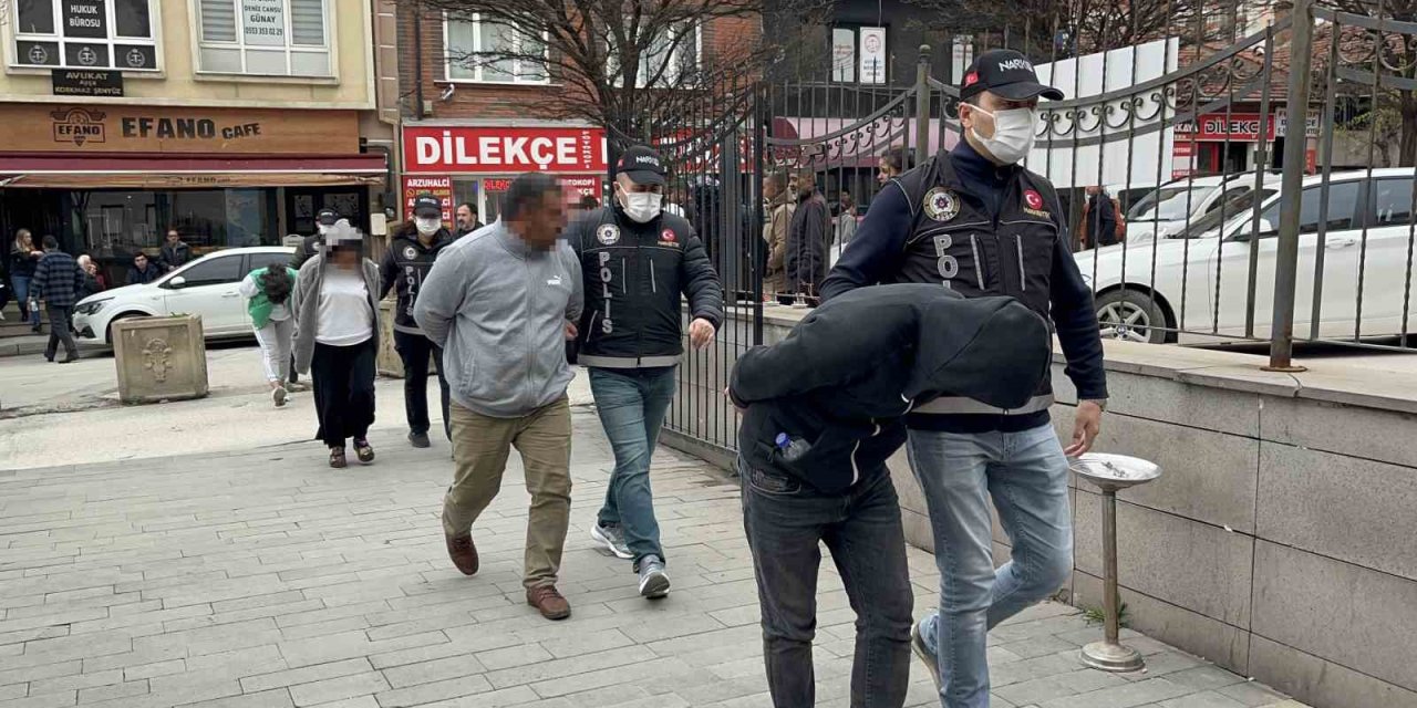 5 Buçuk Kilogram Uyuşturucu Madde İle Yakalandılar