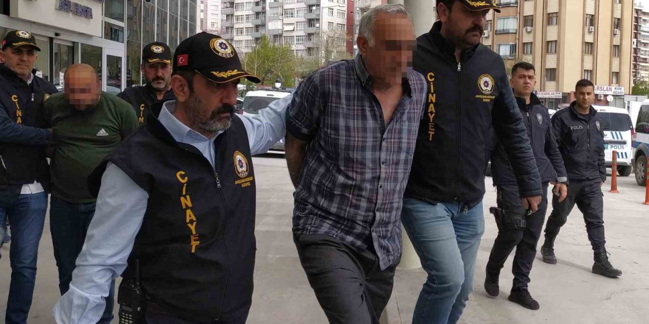 Komşusunu Öldüren Babasını, ’ben Öldürdüm’ Diye Korudu